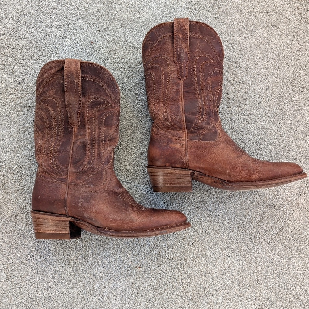 Bovine Tecovas Size 6